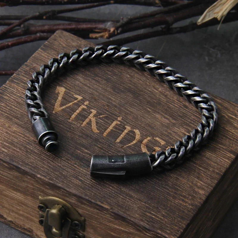 Quirinus | Armband im rebellischen Punk-Stil