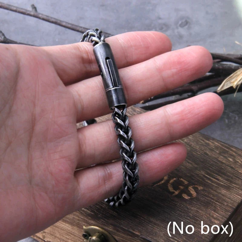 Quirinus | Armband im rebellischen Punk-Stil