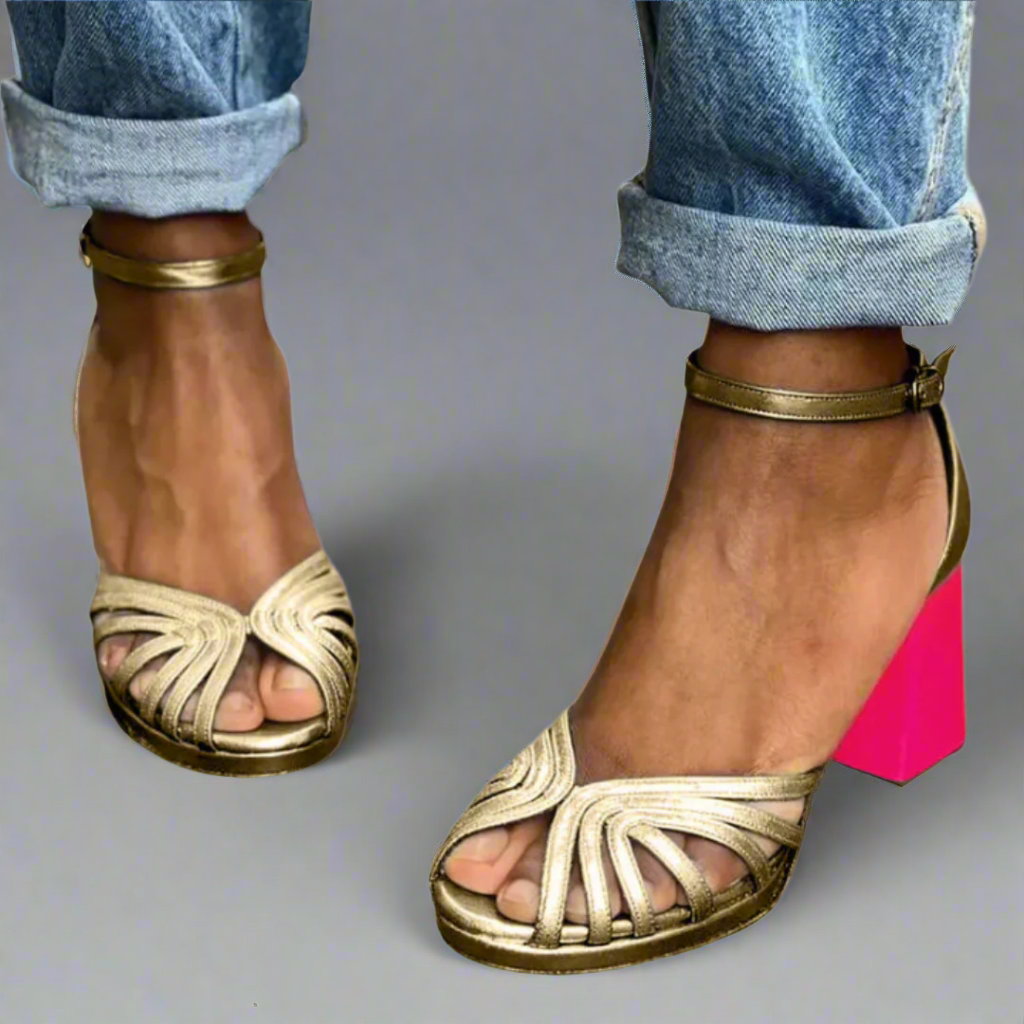 Theresa | Stilvolle Sandalen mit Farbabsatz